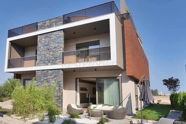 فيلا بتصميم عصري في كونيالتي - انطاليا