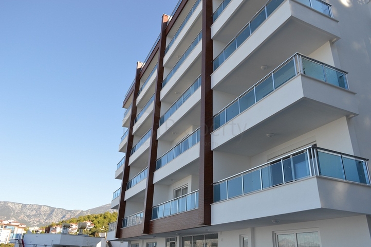 شقق في مجمع جديد في الانيا