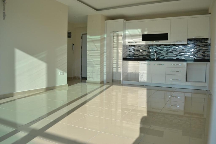 شقة غرفة و صالة باطلالة رائعة في ماهموت لار الانيا