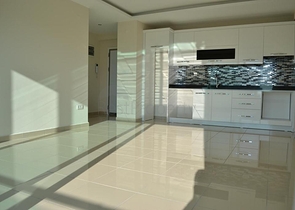 شقة غرفة و صالة باطلالة رائعة في ماهموت لار الانيا