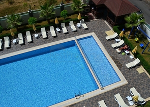 شقة غرفة و صالة باطلالة رائعة في ماهموت لار الانيا