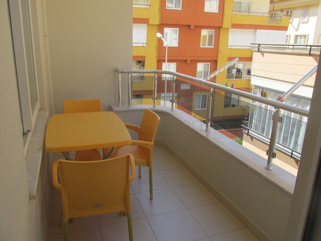 شقة غرفة و صالة في اوبا - الانيا