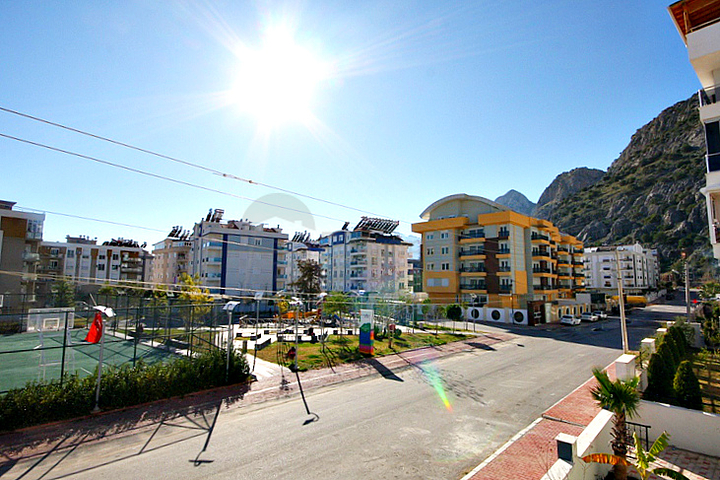 شقة2+1 في مجمع في كونيالتي انطاليا