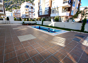 شقة2+1 في مجمع في كونيالتي انطاليا