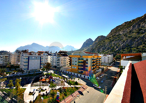 شقة2+1 في مجمع في كونيالتي انطاليا