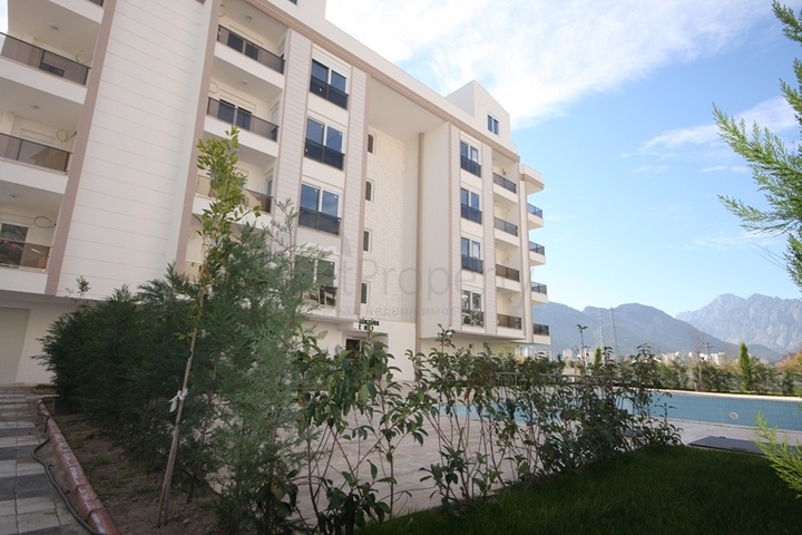 شقق في مجمعات مطلة على قمم طوروس أنطاليا