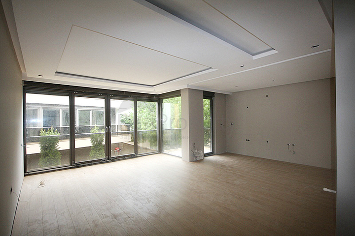   مجمع جديد فاخر في انطاليا يبعد 1كم عن البحر