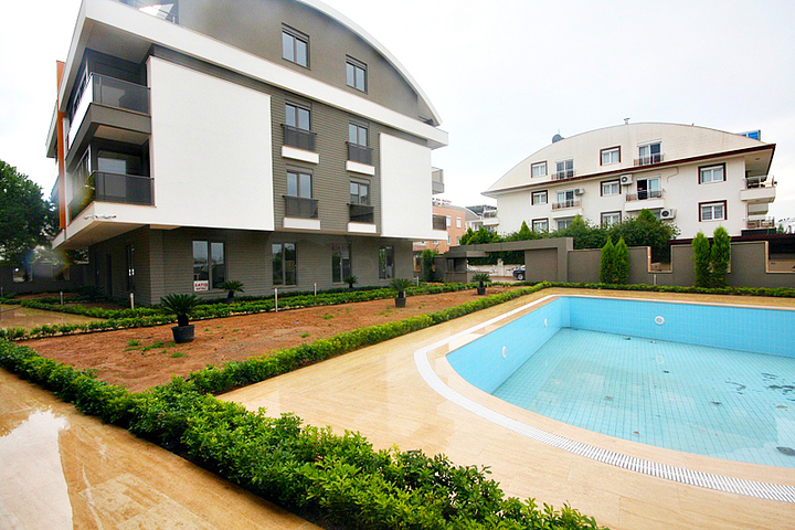   مجمع جديد فاخر في انطاليا يبعد 1كم عن البحر