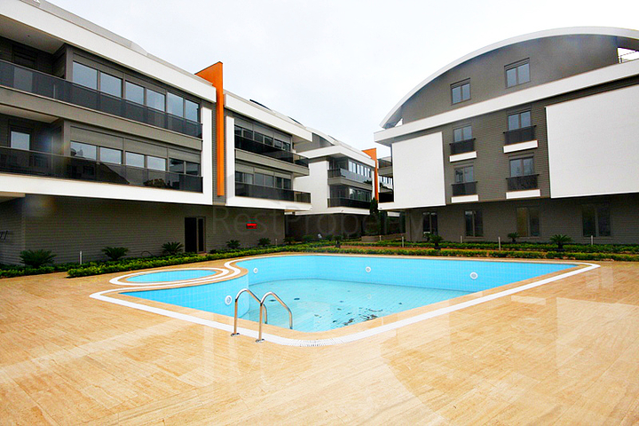   مجمع جديد فاخر في انطاليا يبعد 1كم عن البحر