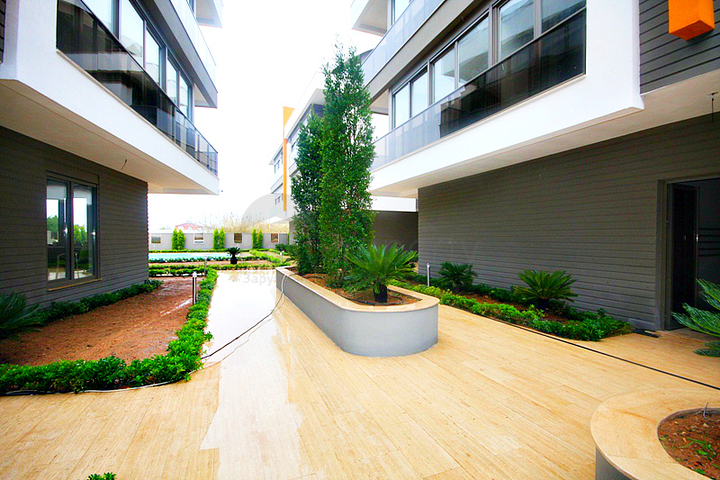   مجمع جديد فاخر في انطاليا يبعد 1كم عن البحر