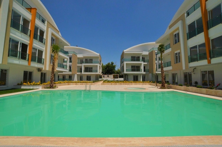 سكن جديد مع مسبح في لارا ، أنطاليا