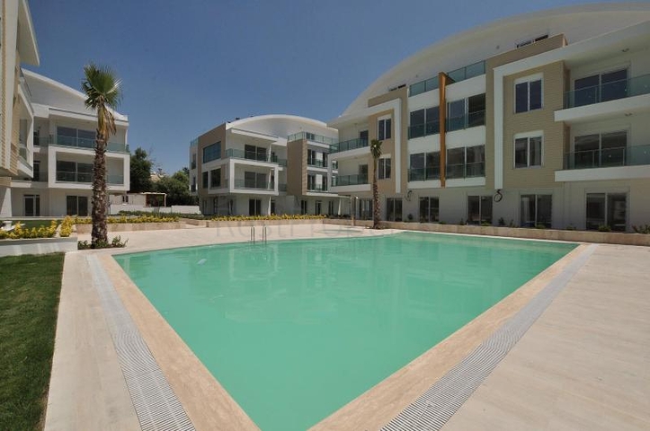 سكن جديد مع مسبح في لارا ، أنطاليا