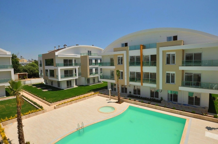 سكن جديد مع مسبح في لارا ، أنطاليا