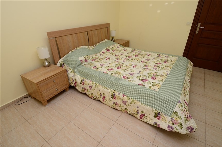 شقة فسيحة من غرفتي نوم على بعد 150 متر فقط من البحر.