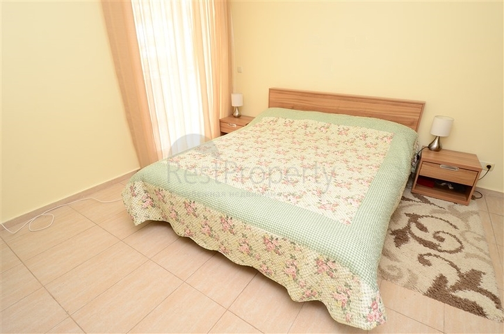 شقة فسيحة من غرفتي نوم على بعد 150 متر فقط من البحر.