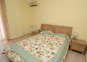 شقة فسيحة من غرفتي نوم على بعد 150 متر فقط من البحر.