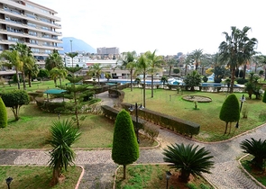 شقة فسيحة من غرفتي نوم على بعد 150 متر فقط من البحر.