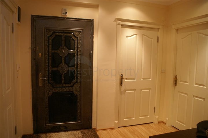 شقق في ماهموت لار