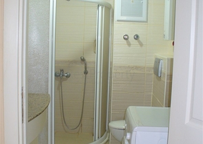 شقق في ماهموت لار