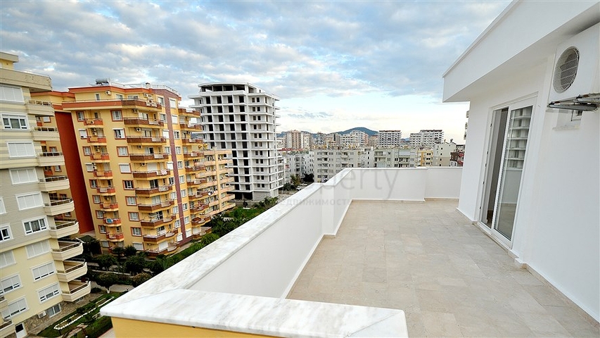 بينت هاوس في ماهموت لار