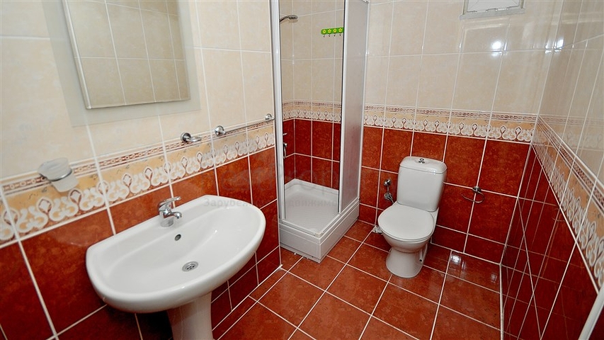 بينت هاوس في ماهموت لار