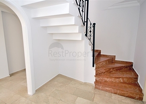 بينت هاوس في ماهموت لار