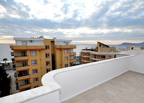 بينت هاوس في ماهموت لار