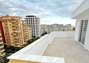 بينت هاوس في ماهموت لار