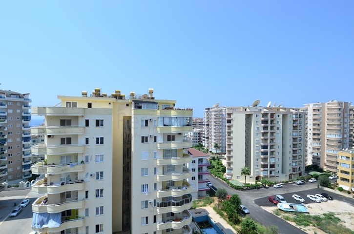 شقة واسعة - مجمع حديث - تصميم غرفة وصالة - في مهموتلار / الانيا 