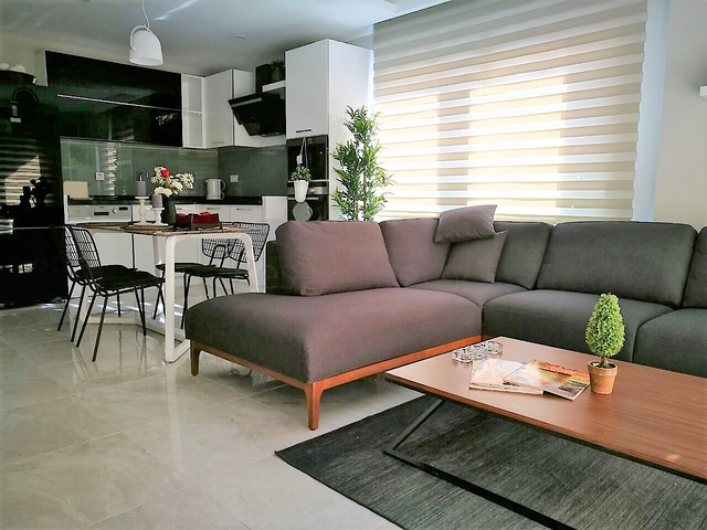 شقة واسعة - مجمع حديث - تصميم غرفة وصالة - في مهموتلار / الانيا 