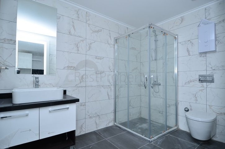 شقة واسعة - مجمع حديث - تصميم غرفة وصالة - في مهموتلار / الانيا 