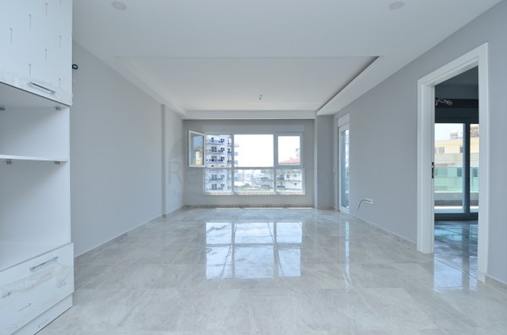 شقة واسعة - مجمع حديث - تصميم غرفة وصالة - في مهموتلار / الانيا 