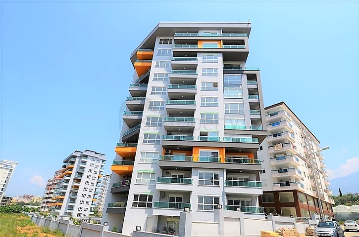 شقة واسعة - مجمع حديث - تصميم غرفة وصالة - في مهموتلار / الانيا 