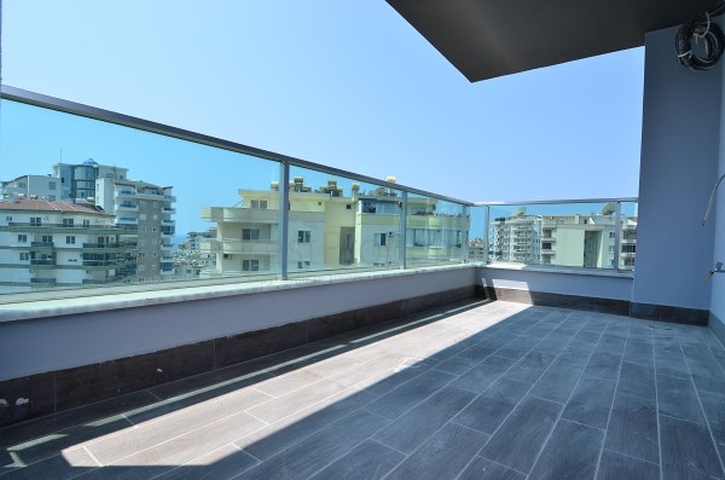 شقة واسعة - مجمع حديث - تصميم غرفة وصالة - في مهموتلار / الانيا 