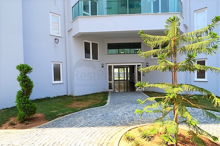 شقة واسعة - مجمع حديث - تصميم غرفة وصالة - في مهموتلار / الانيا 