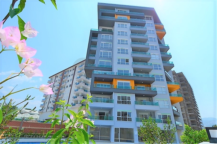 شقة واسعة - مجمع حديث - تصميم غرفة وصالة - في مهموتلار / الانيا 