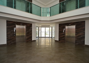 شقة واسعة - مجمع حديث - تصميم غرفة وصالة - في مهموتلار / الانيا 