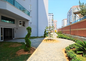 شقة واسعة - مجمع حديث - تصميم غرفة وصالة - في مهموتلار / الانيا 