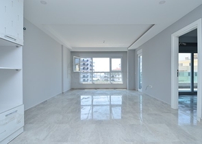 شقة واسعة - مجمع حديث - تصميم غرفة وصالة - في مهموتلار / الانيا 