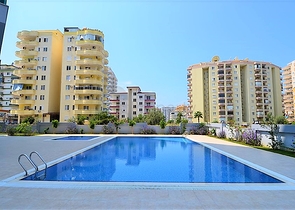 شقة واسعة - مجمع حديث - تصميم غرفة وصالة - في مهموتلار / الانيا 