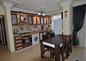 شقة مفروشة واسعة في منطقة محمود لار – ألانيا