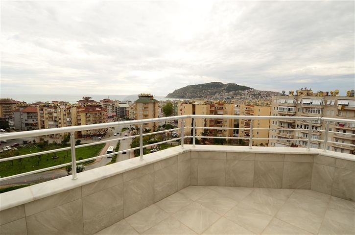 شقة بينتهاوس باطلالة رائعة في الانيا