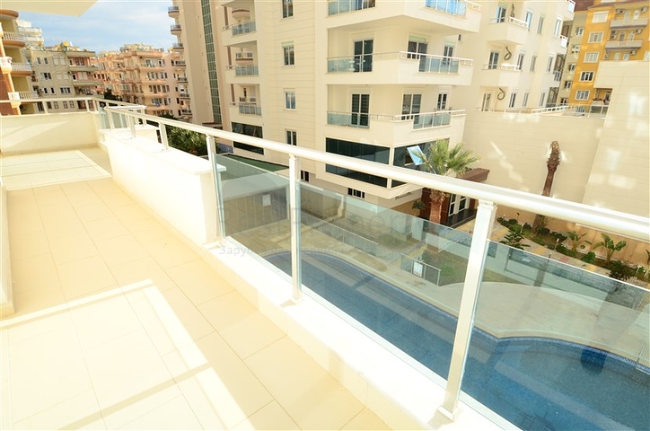 شقة2+1 ضمن مجمع سكني فاخر في ماهوموت لار 