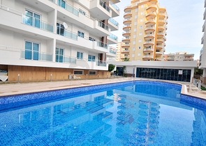 شقة2+1 ضمن مجمع سكني فاخر في ماهوموت لار 