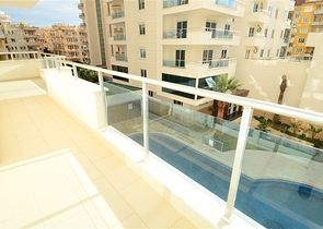 شقة2+1 ضمن مجمع سكني فاخر في ماهوموت لار 