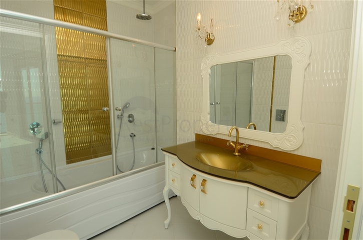 شقة بينتهاوس باطلالة رائعة في اوبا الانيا