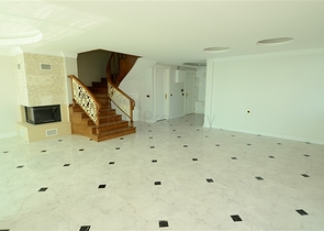 شقة بينتهاوس باطلالة رائعة في اوبا الانيا