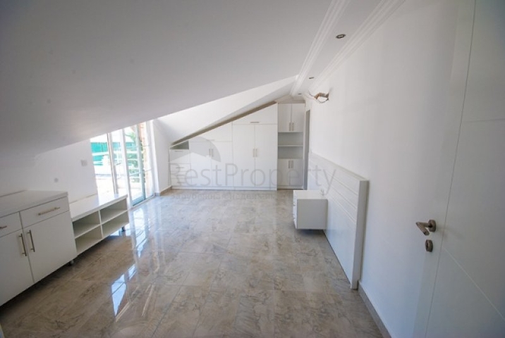 فيلا مميزة في منطقة كيمير التي تحتوي على أفخر وكثر الفيلات رفاهية في تركيا