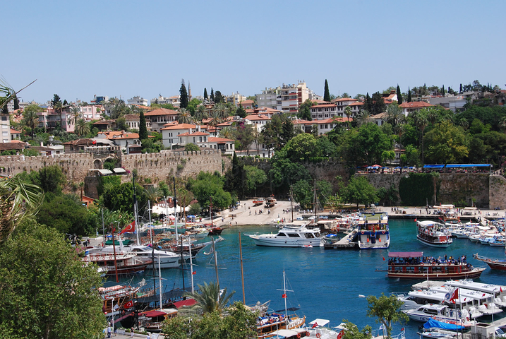 شقة بغرفتي نوم ومساحة جيدة في انطاليا