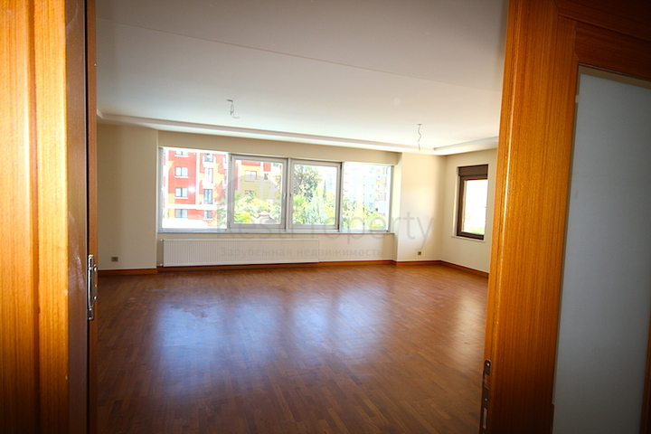 شقة باربع غرف نوم في أنطاليا ضمن مجمع سكني فاخر 